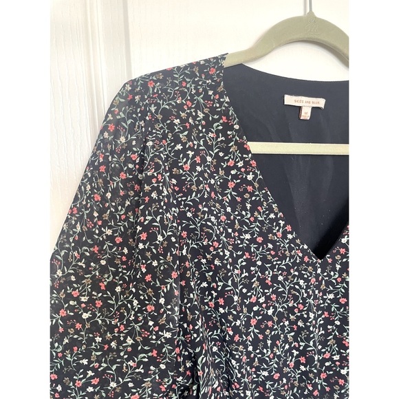 Skies are blue floral peplum top - Picture 5 of 6